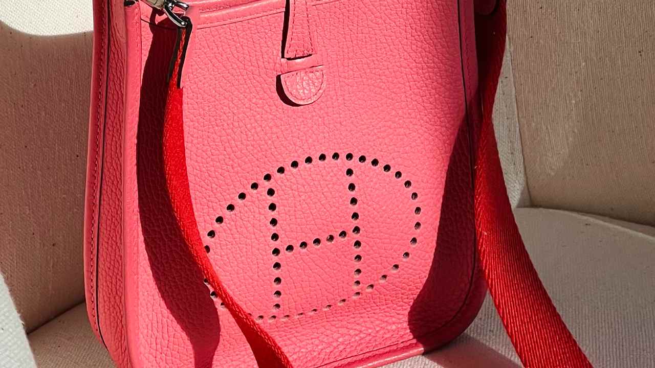 Bolsa Hermès Evelyne. Clique na imagem e confira mais bolsas que foram destaque em Setembro!