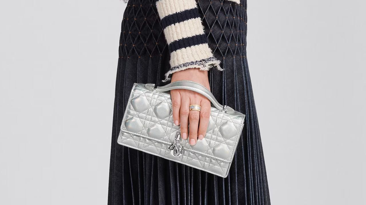 Bolsa Miss Dior da Dior. Clique na imagem e confira mais modelos da marca! (Foto: Reprodução/Dior.com).