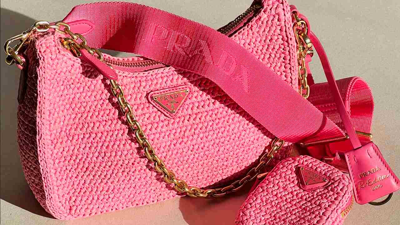 Bolsa Prada Re-Edition. Clique na imagem e confira mais modelos da marca!