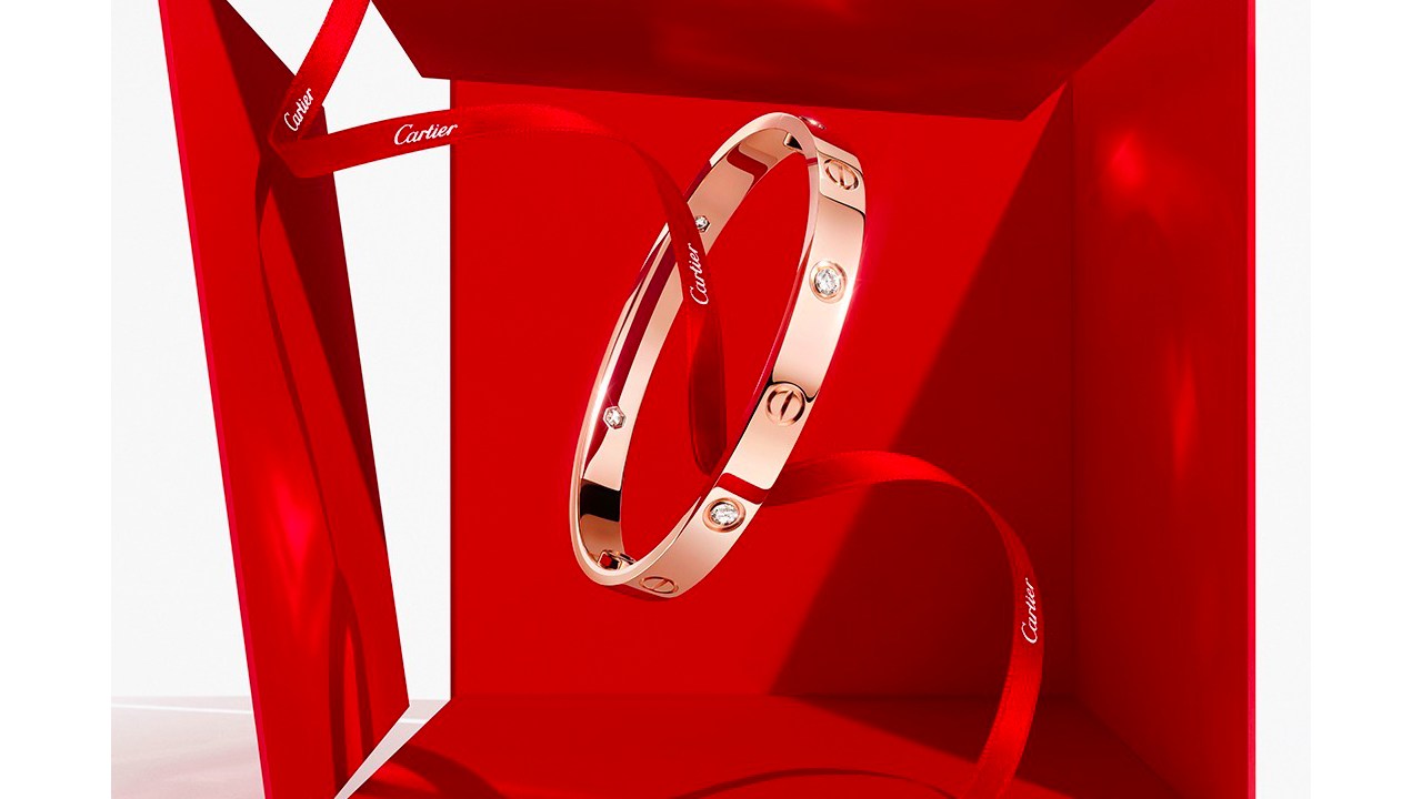 Pulseira Love Cartier. Clique na imagem e confira mais destaques do mês de Setembro! (Foto: Reprodução/Instagram @cartier)