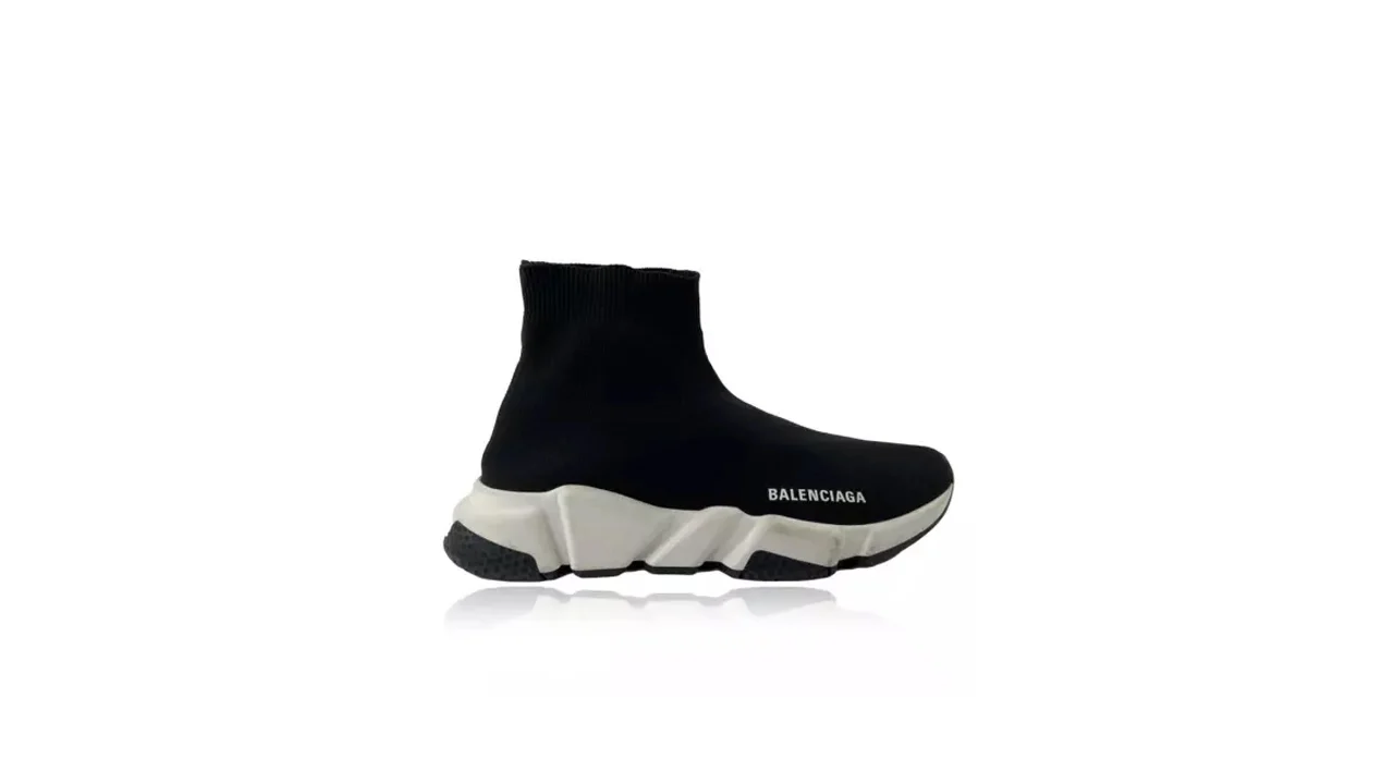 Tênis Balenciaga Speed. Clique na imagem e confira mais destaques do mês de Setembro!