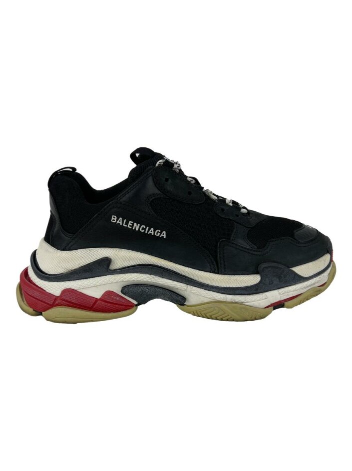 Tênis Balenciaga Triple S.