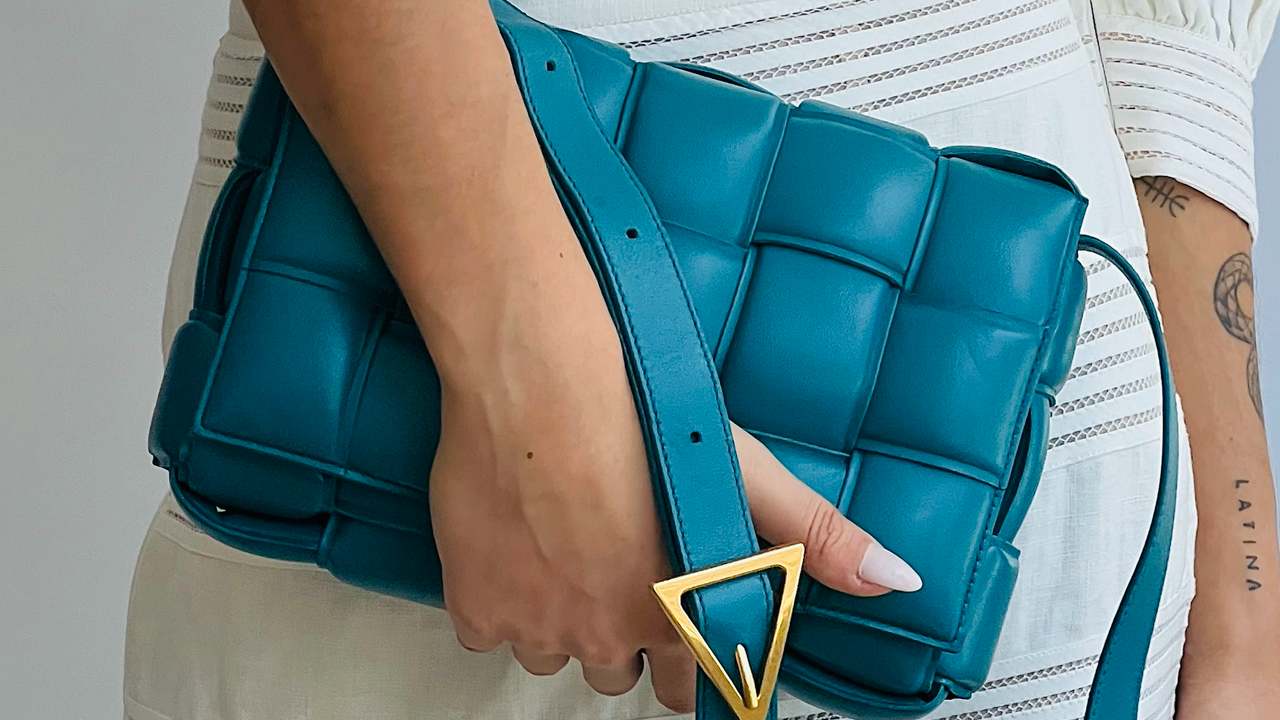 Bolsa Bottega Veneta Cassete. Clique na imagem e confira mais modelos da marca!