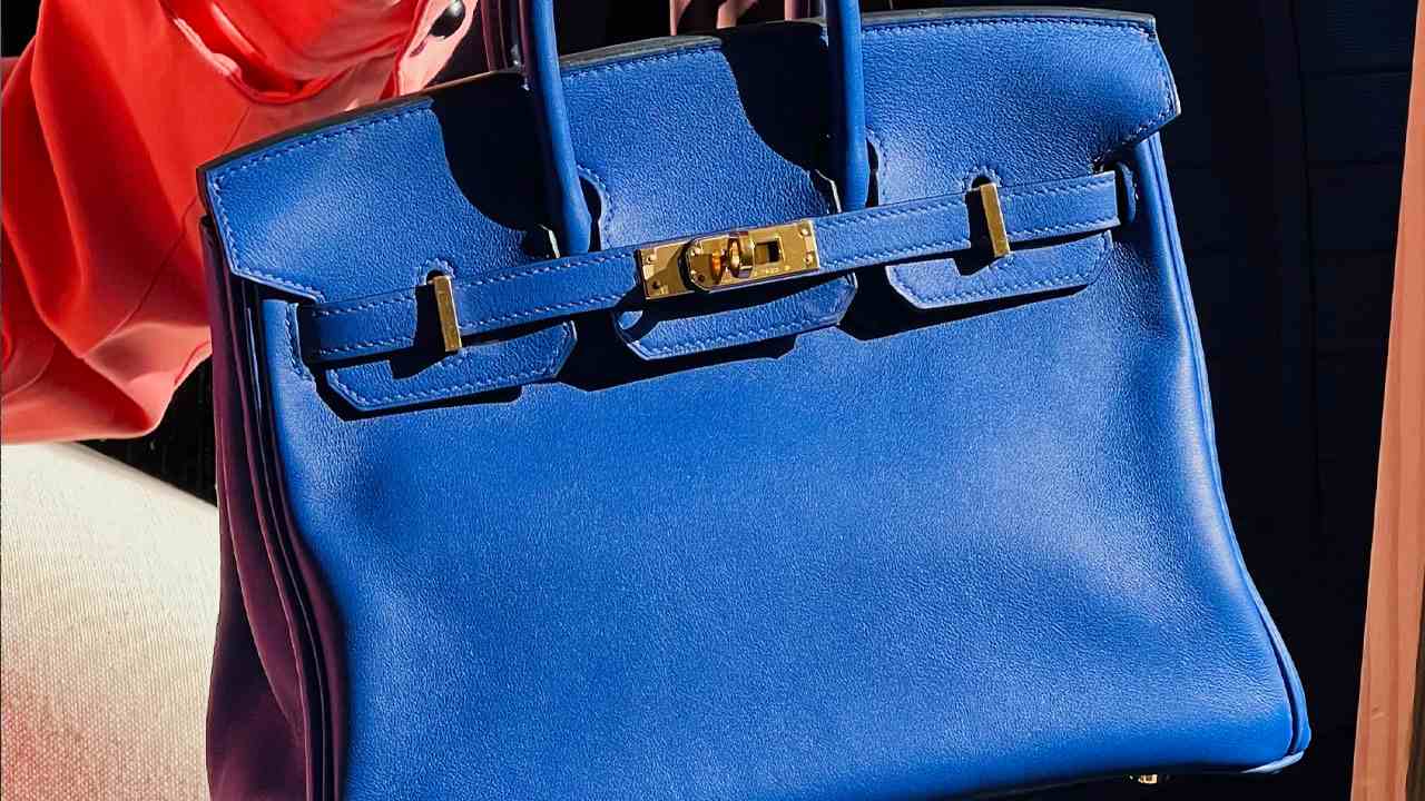 Bolsa Hermès Birkin. Clique na imagem e confira mais bolsas de luxo no Black Month!