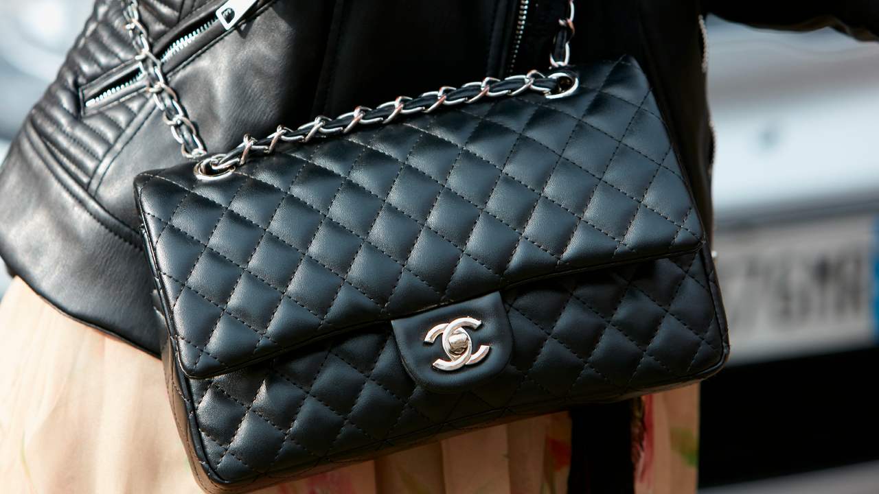 capa do post sobre bolsas pretas para investir no black month