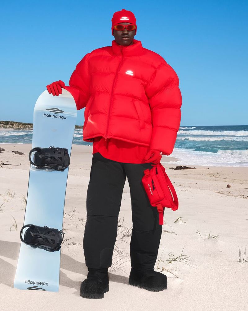 Coleção Balenciaga Ski. Clique na imagem e confira mais criações da marca! (Foto: Reprodução/Balenciaga.com)