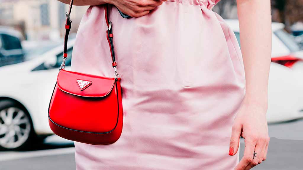 8 Inspirações de Looks para Trabalhar em Dias Quentes!