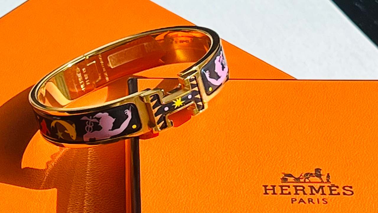 Pulseira Hermès Clic Clac. Clique na imagem e confira mais oportunidades da marca no Black Month!
