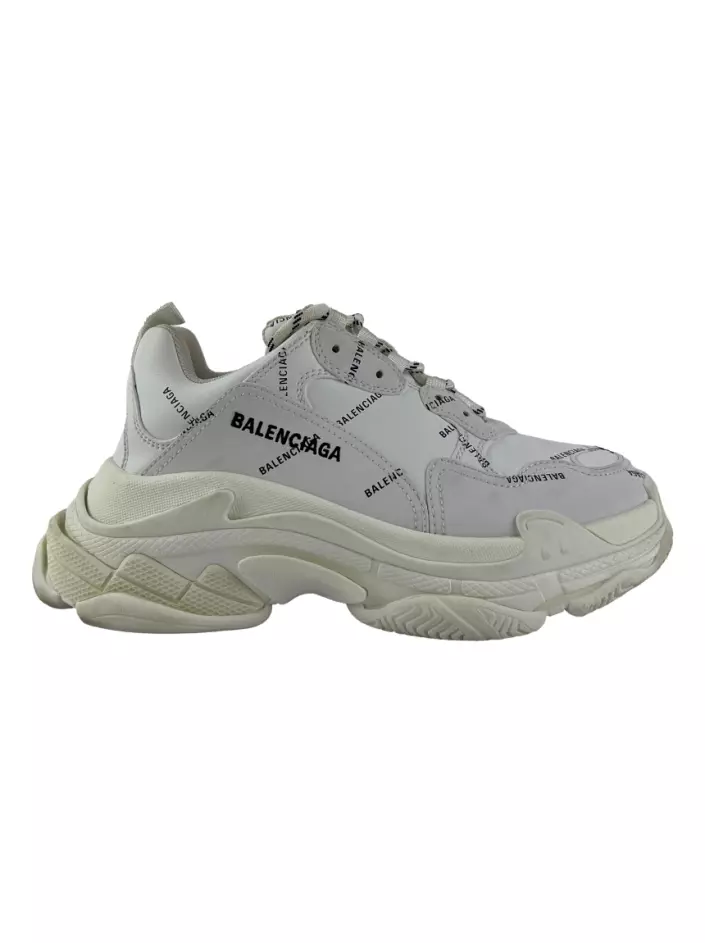 Tênis Balenciaga Triple S.