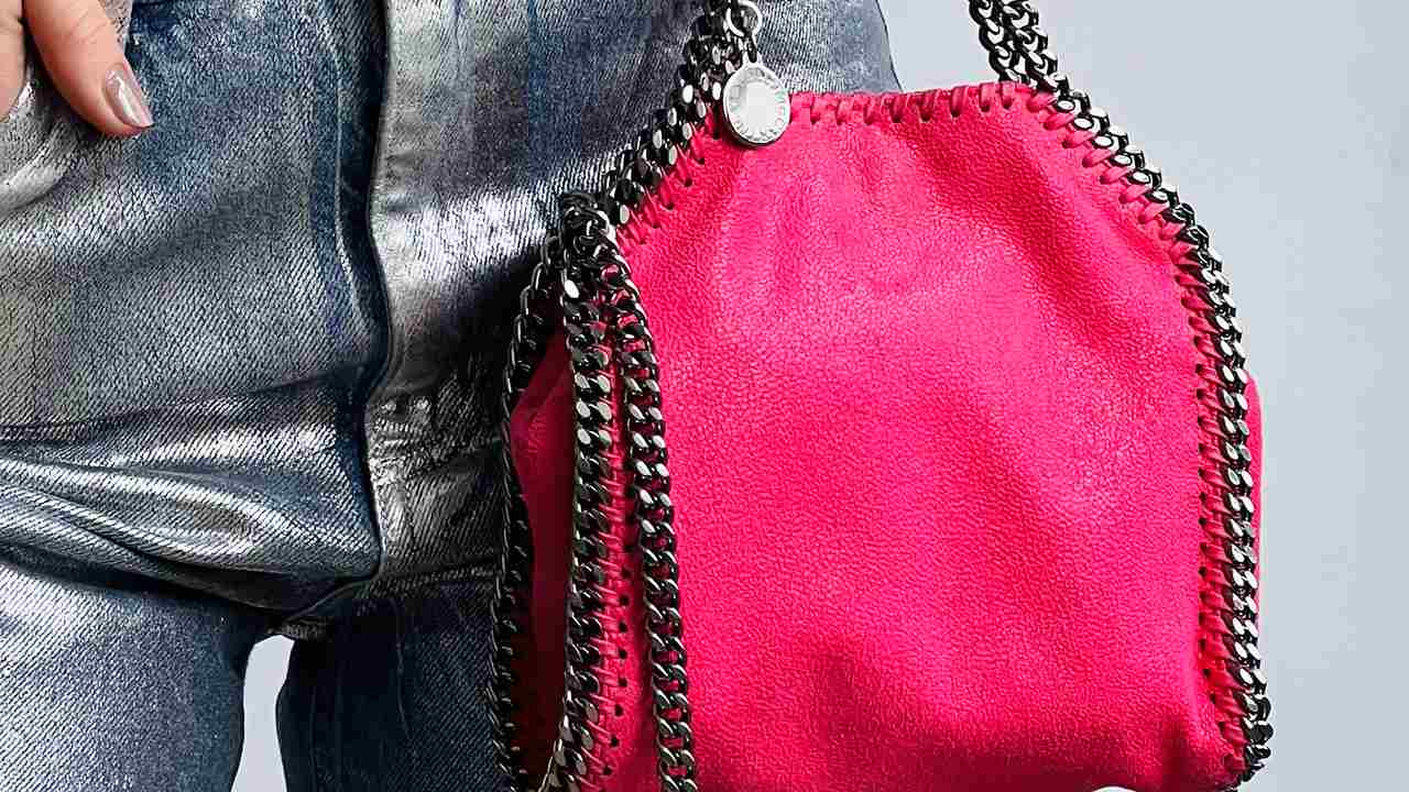 Bolsa Stella McCartney Falabella. Clique na imagem e confira mais modelos da marca!