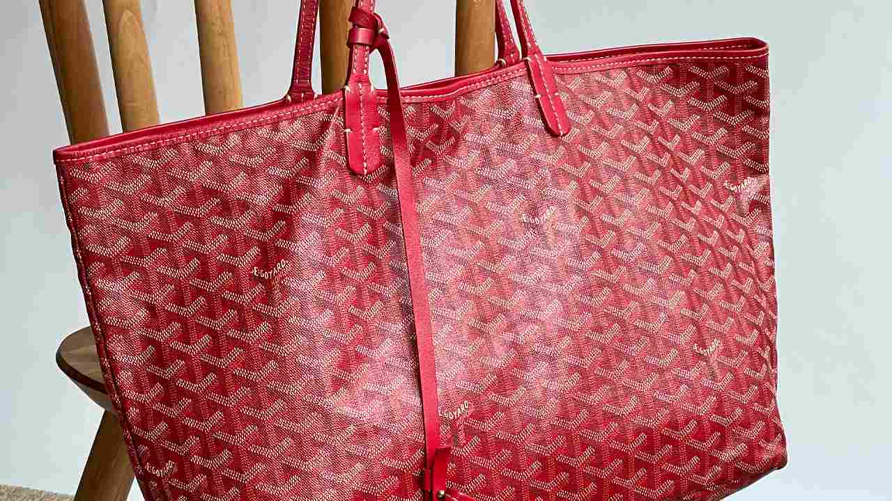 Bolsa Goyard St. Louis. Clique na imagem e confira mais modelos da marca!