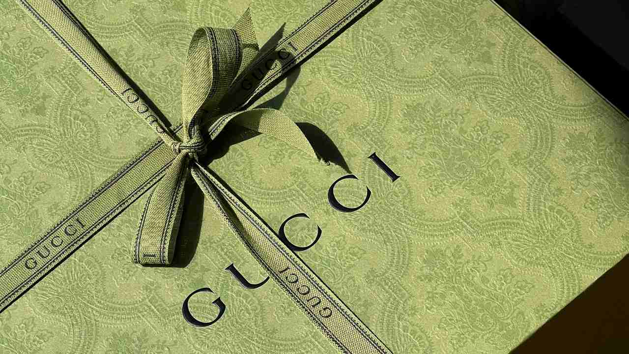 capa do post sobre motivos para presentear com peças second hand no natal