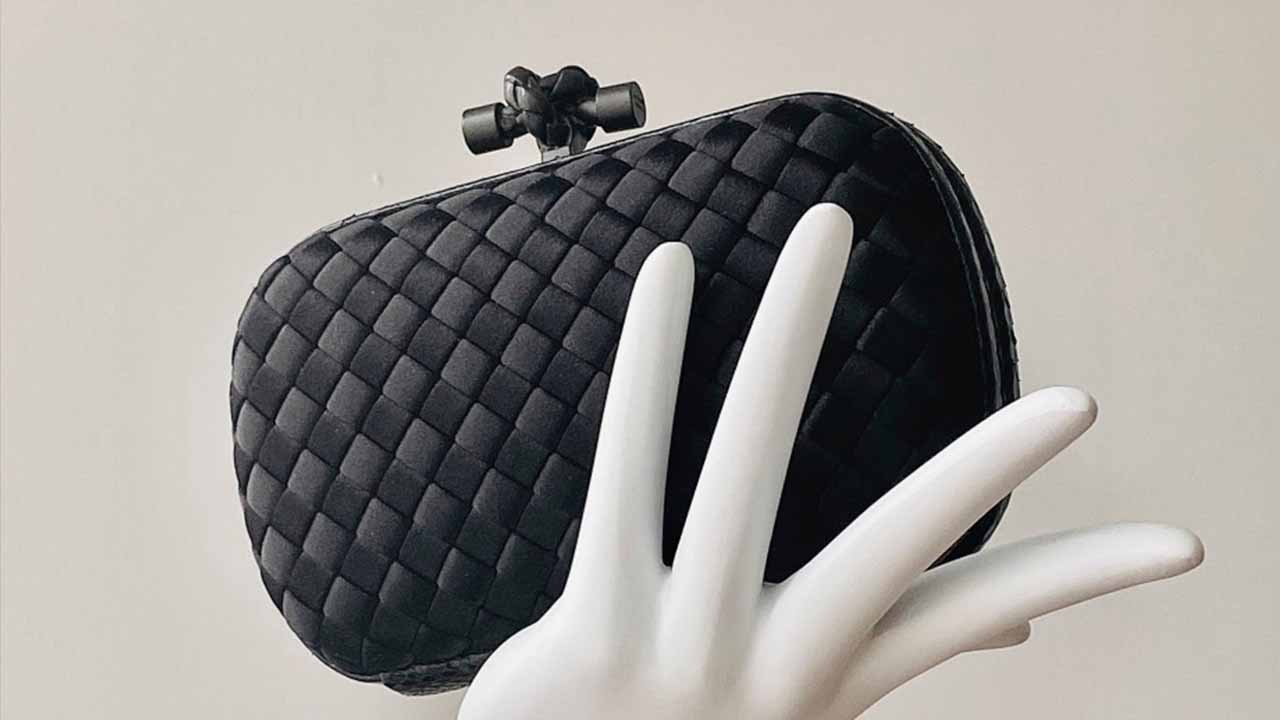 Cluth Knot Bottega Veneta para sair à noite para jantar,