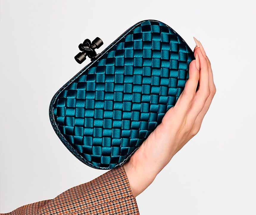 Clutch Knot Bottega Veneta.