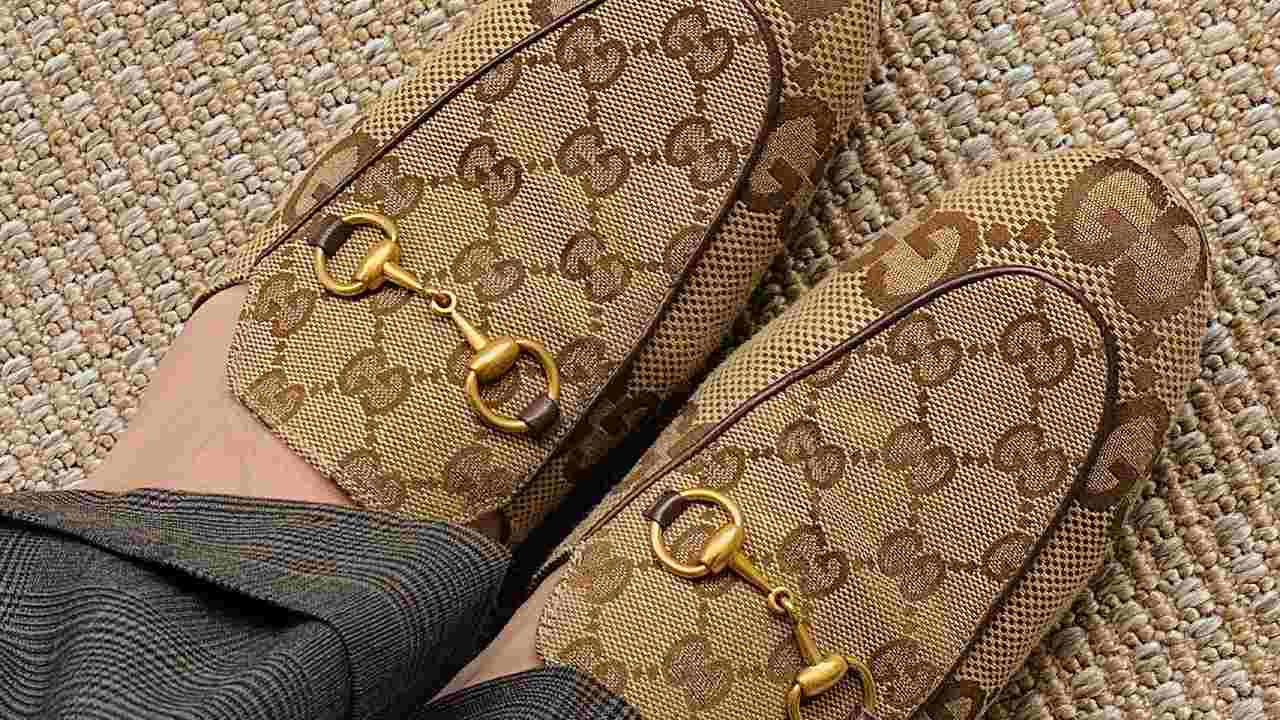 Mule Gucci Princetown. Clique na imagem e confira mais peças da marca!