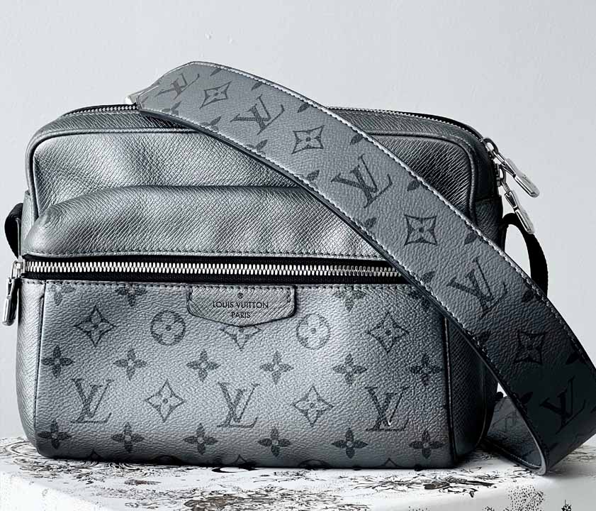 Bolsa Louis Vuitton.