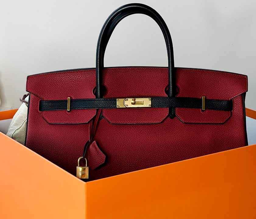Foto da Bolsa Birkin da Hermés, uma das top marcas de luxo na summer sale 2024.
