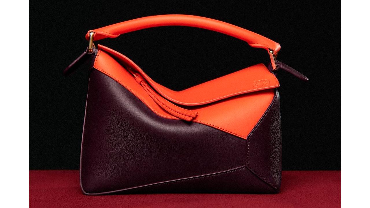 Bolsa Loewe Puzzle. Clique na imagem e confira mais modelos da marca! (Foto: Reprodução/Instagram @loewe)