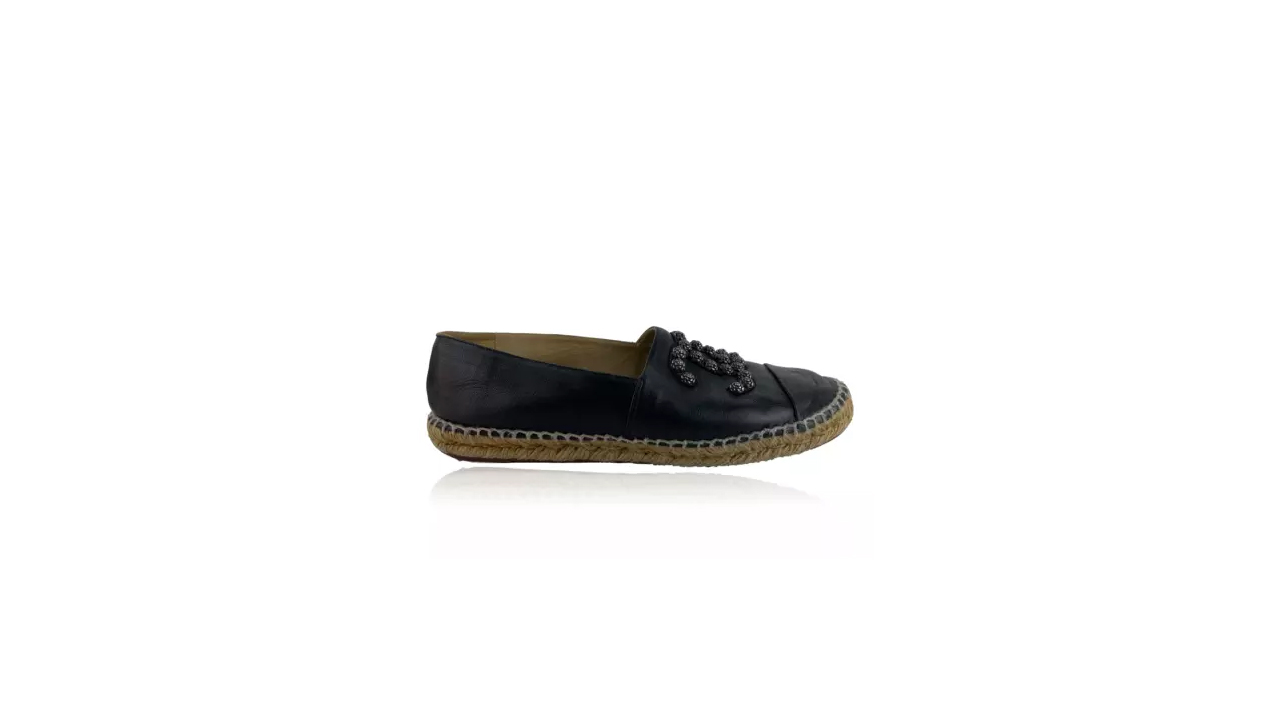Espadrille Chanel. Clique na imagem e confira mais modelos da marca!