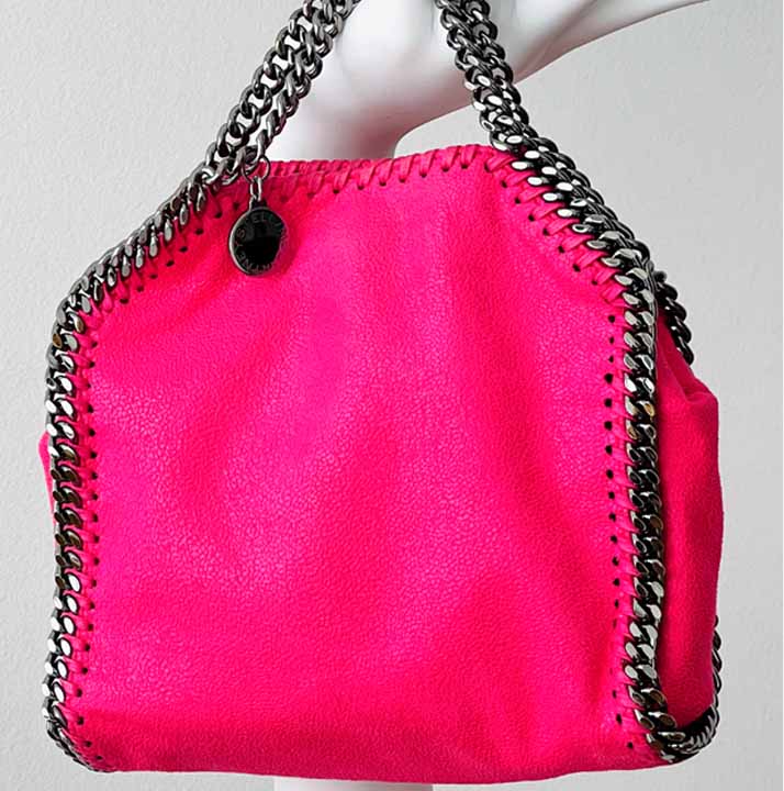 Foto da bolsa mini falabella de stella mccartney que está na seleção bags for party.