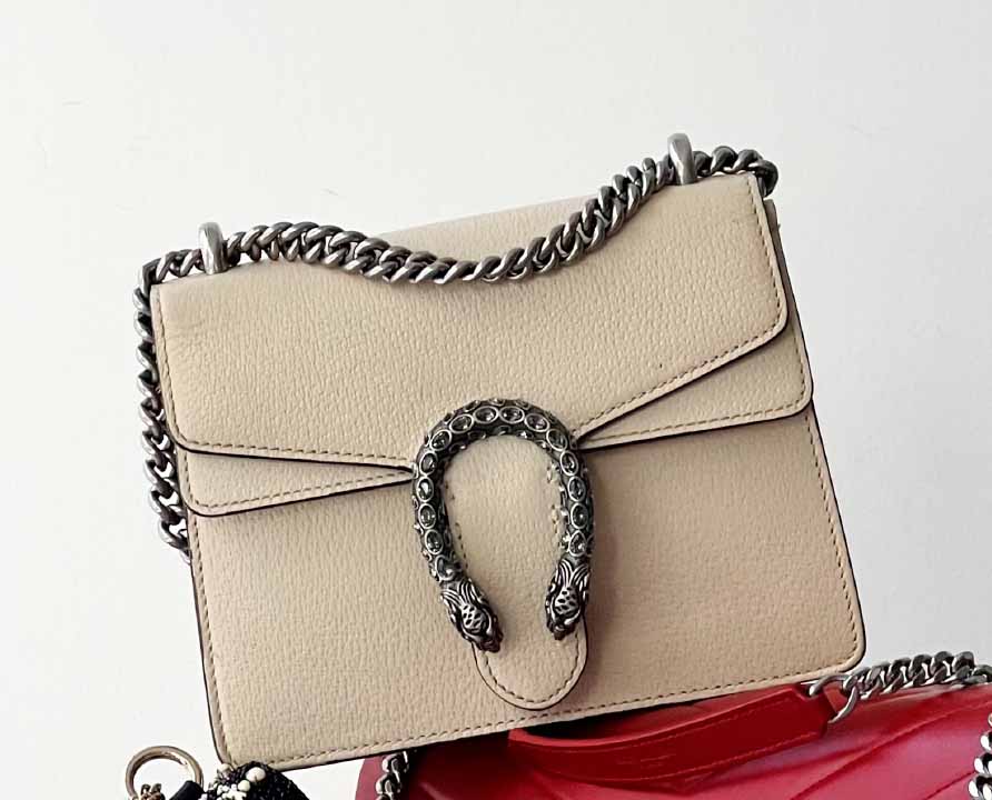 Foto da Dionysus da Gucci uma das bolsas crossbody para usar no carnaval e pós-carnaval.