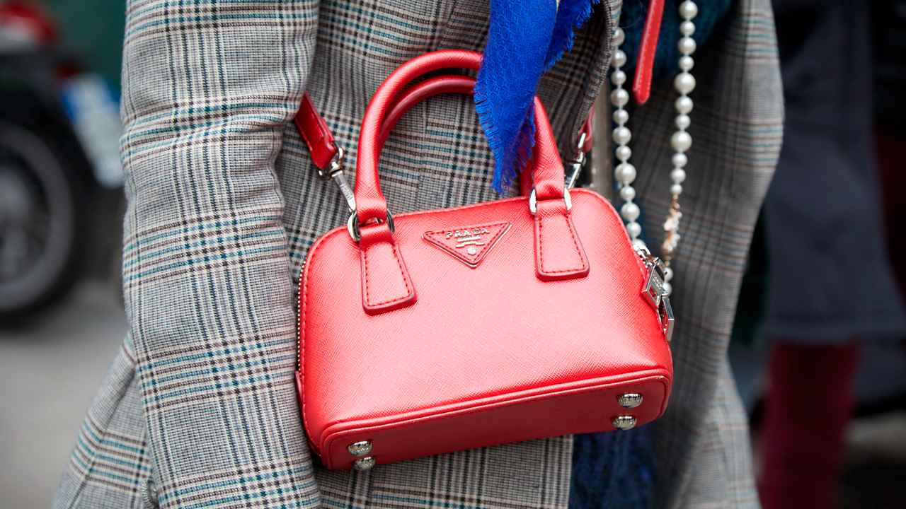 capa do post sobre a nova it bag da prada
