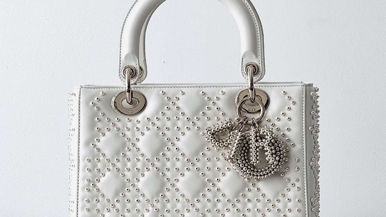 Clique na imagem e confira mais bolsas Dior!