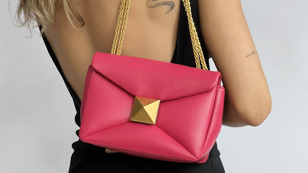 Bolsa Valentino One Stud. Clique na imagem e confira mais modelos!
