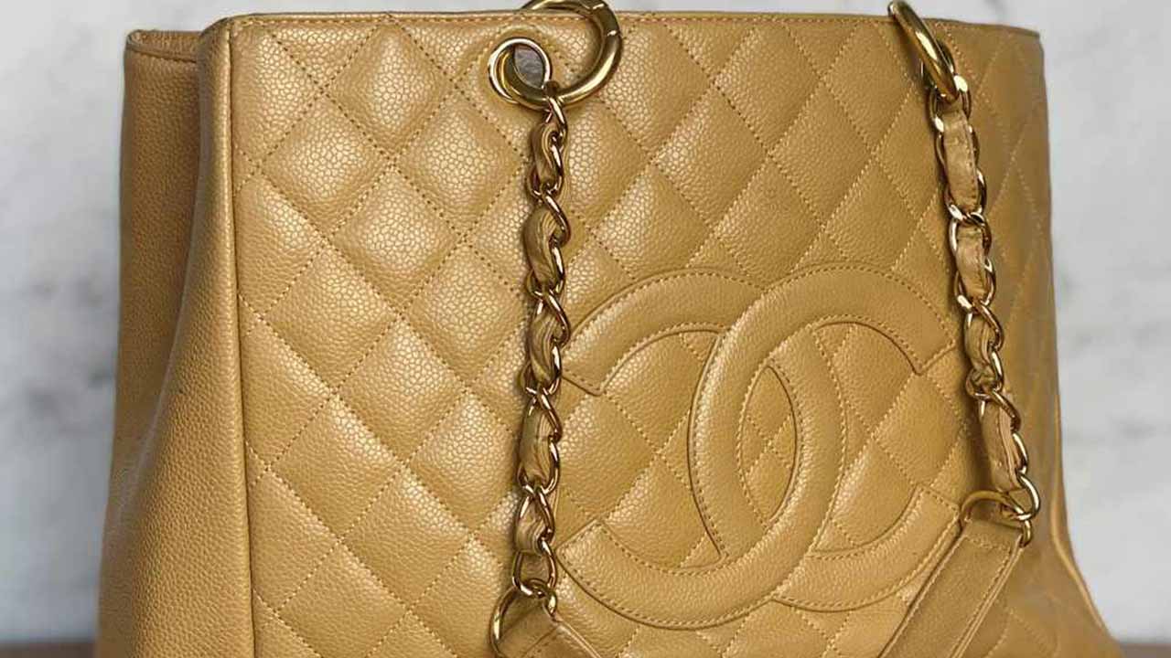 Foto de um dos modelos icônicos da Chanel em promoção na semana do consumidor.