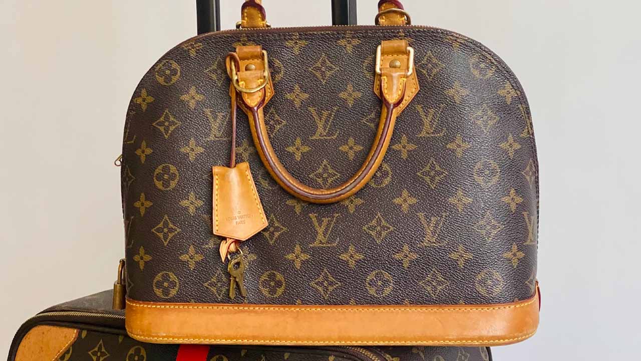 Bolsa Louis Vuitton Alma. Clique na imagem e confira mais modelos da marca!