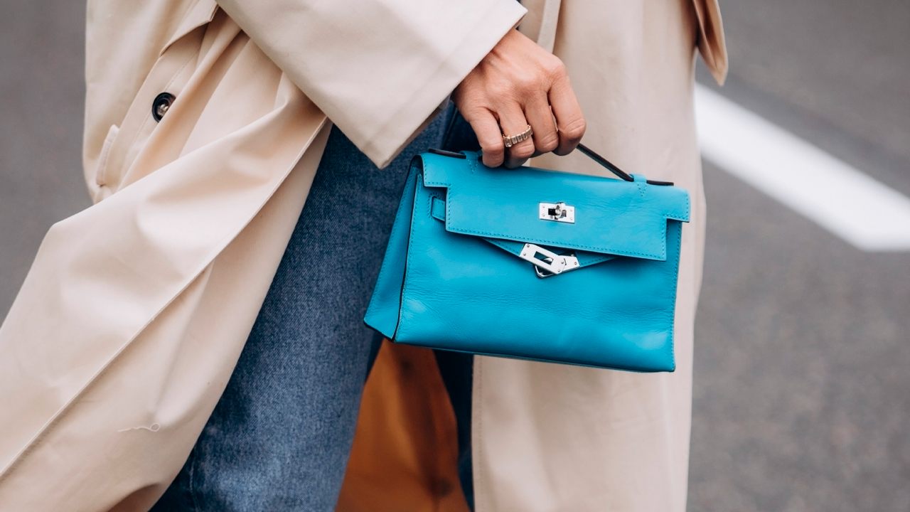 capa do post sobre bolsas que as brasileiras estão usando na pfw