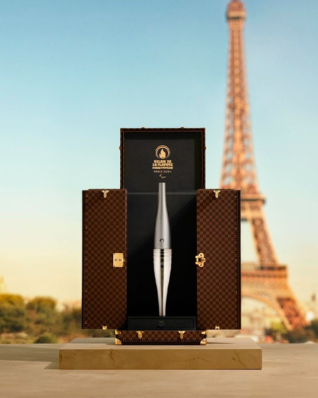 Baú da tocha olímpica Louis Vuitton. (Foto: Reprodução/Instagram @louisvuitton)
