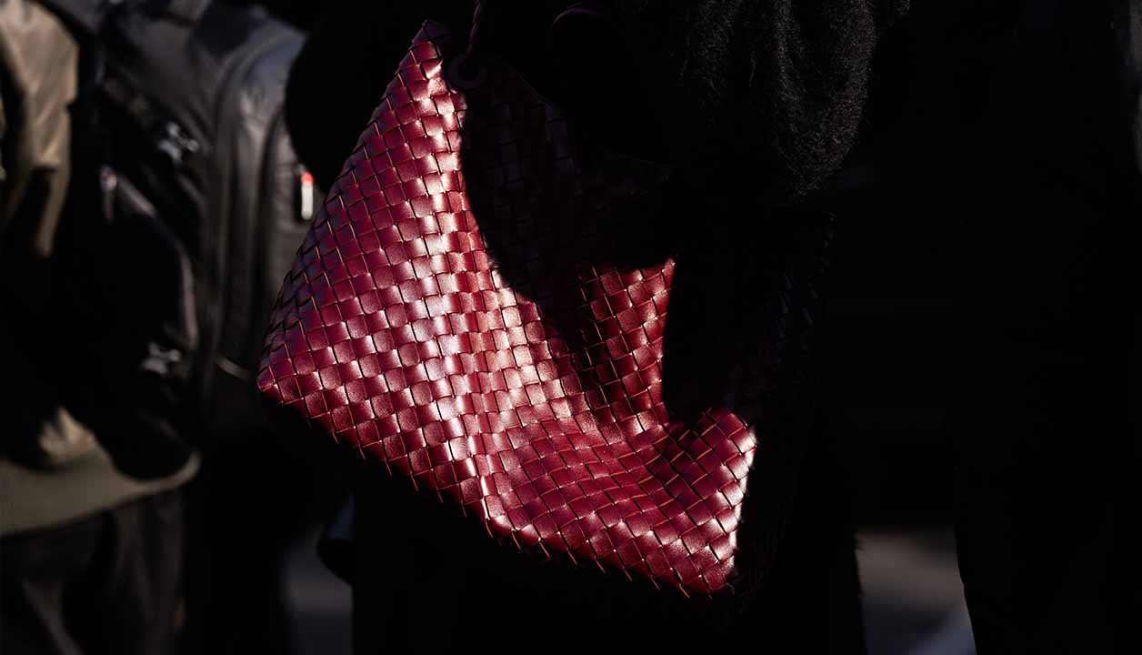 A Nova Bolsa Bottega Veneta: Conheça a Lauren 1980, o Modelo do Momento!