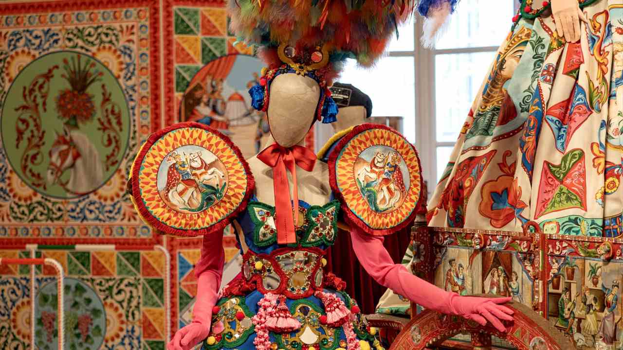 Exposição Dolce & Gabbana. Clique na imagem e confira criações da marca! (Foto: Reprodução/milano.dolcegabbanaexhibition.com)