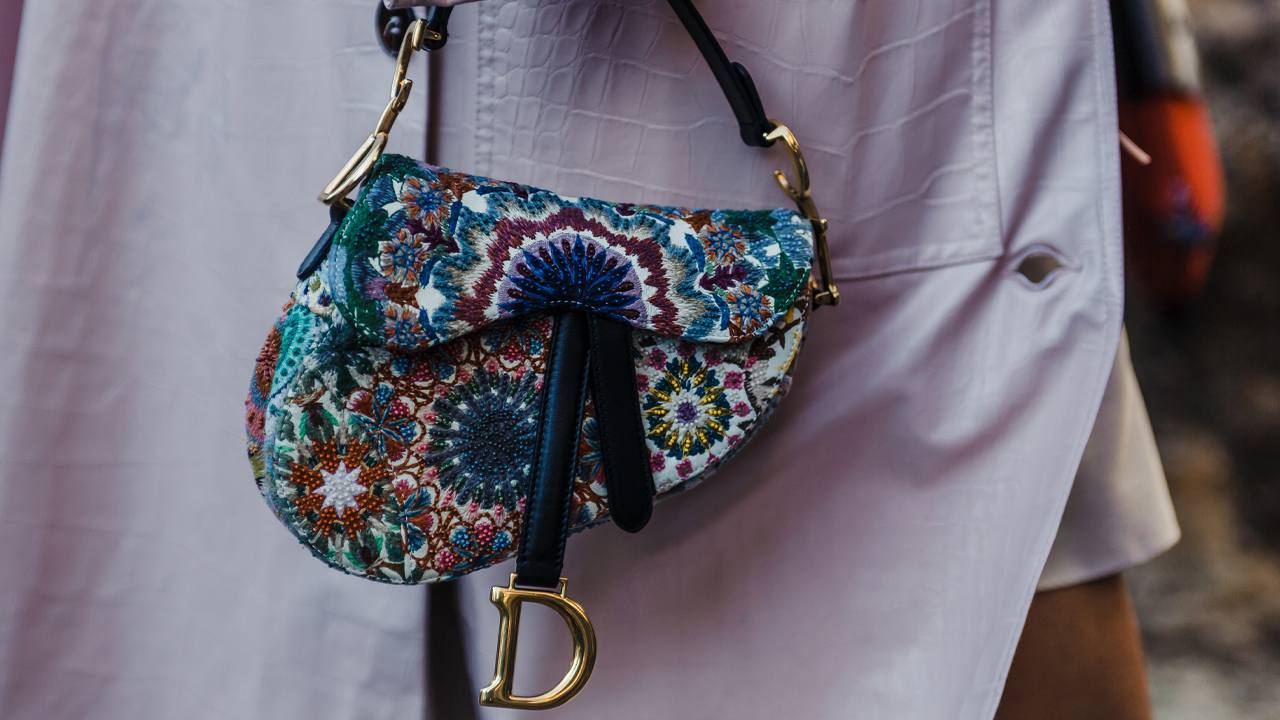 capa do post sobre bolsas clássicas para investir na super sale