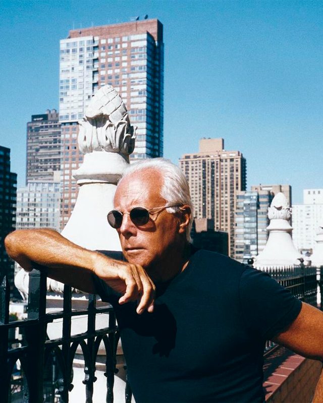 Giorgio Armani. Clique na imagem e confira criações do estilista! (Foto: Reprodução/Instagram @giorgioarmani)
