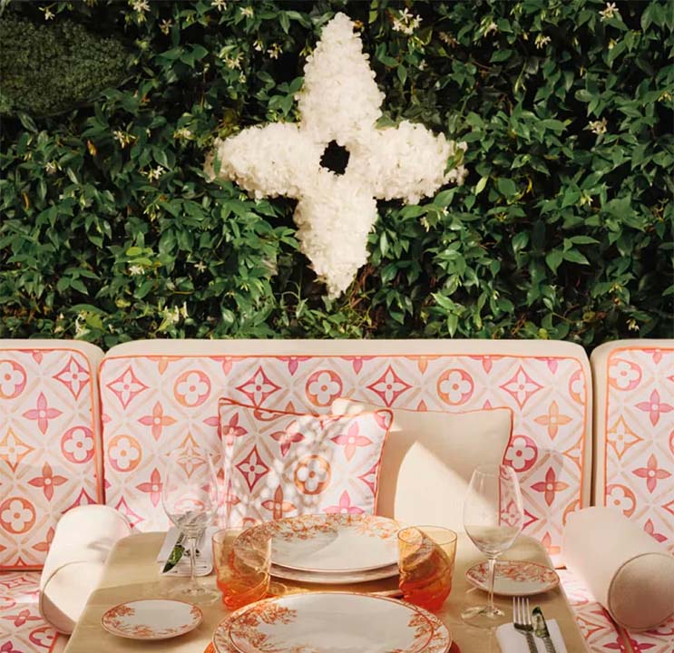 Foto do restaurante da Louis Vuitton em Saint-Tropez.