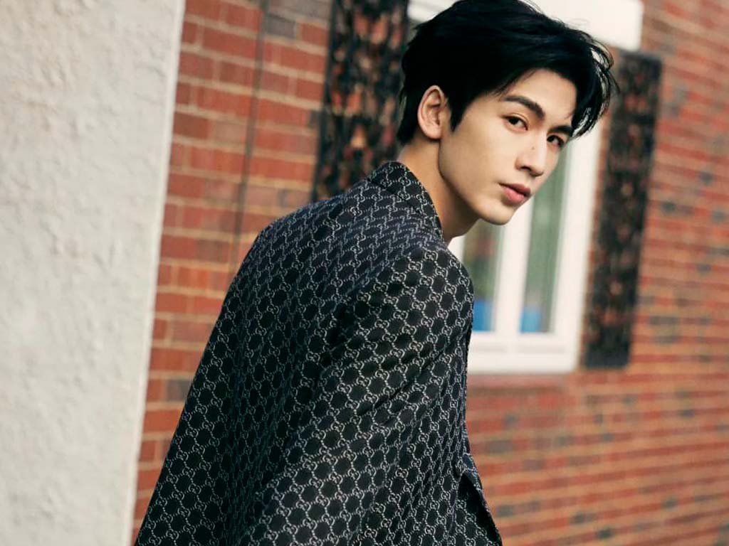 Foto do novo embaixador da Gucci, o ator chinês Zhang Linghe.