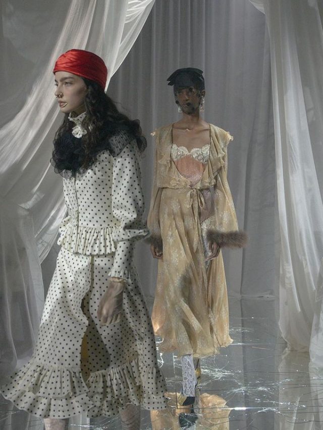 desfile-valentino-estreia-alessandro-michele-pfw-semana-de-moda-de-paris