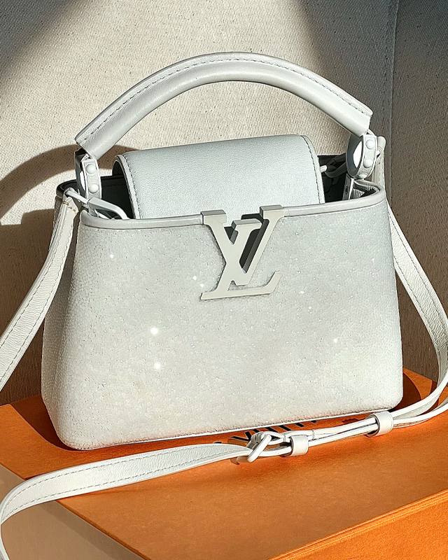 Bolsa Louis Vuitton Capucines. Clique na imagem e confira mais modelos!