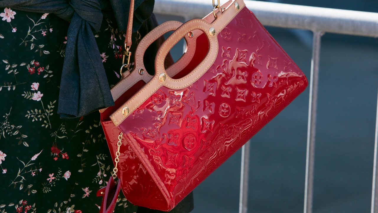 capa do post sobre bolsas louis vuitton para investir no xmas sale