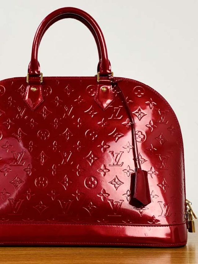 Louis Vuitton na XMAS Sale 2024: 10 Bolsas LV para presentear ou investir nesse Natal