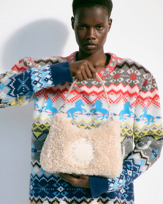 Bolsa Stella McCartney. Clique na imagem e confira mais peças da marca!
