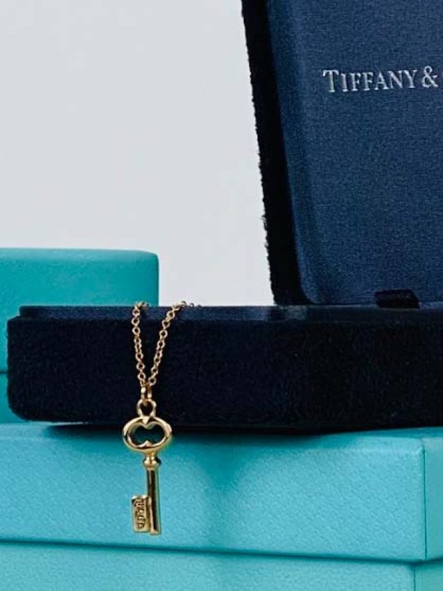 Os Acessórios Icônicos das Top Marcas de Luxo na Super Sale