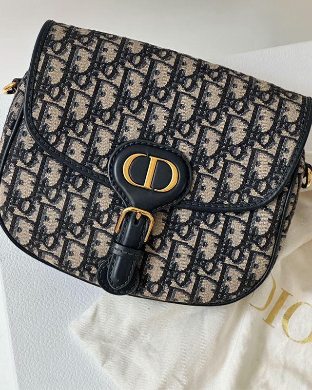 Bolsa Dior Bobby. Clique na imagem e confira mais modelos da marca!