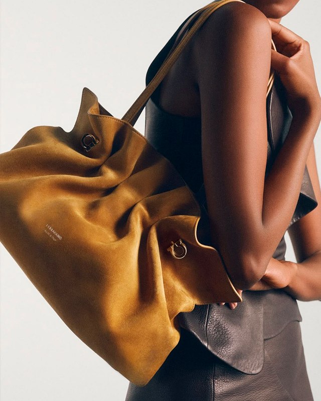 Bolsa Soft Bag Ferragamo. Clique na imagem e confira mais peças da marca! (Foto: Reprodução/Instagram @ferragamo)