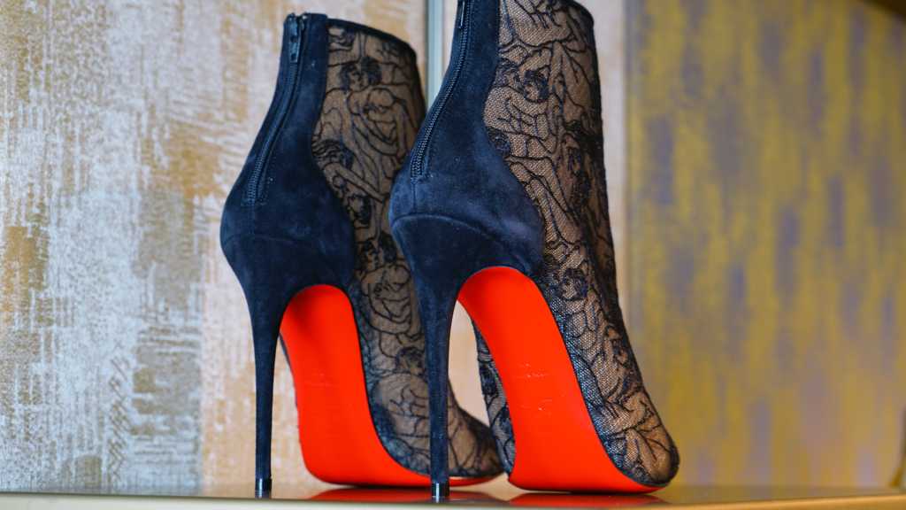 Christian-Louboutin-Nova-sola-vermelha-promete-durar-para sempre-070425