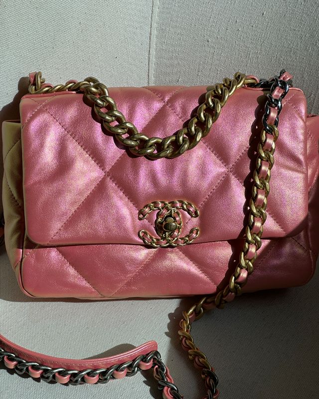 Bolsa Chanel 19. Clique na imagem e confira mais modelos da marca!