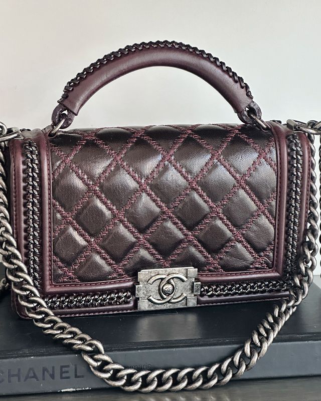 Bolsa Chanel Boy. Clique na imagem e confira mais modelos da marca!