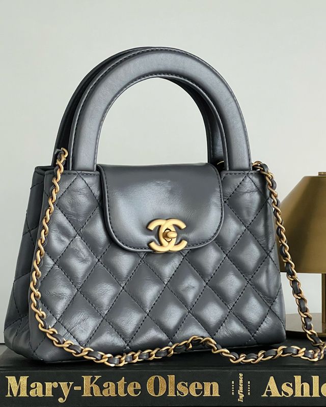 Bolsa Chanel Nano Shopping. Clique na imagem e confira mais modelos da marca!